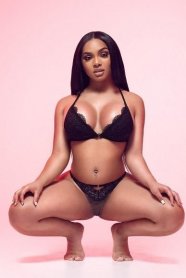 Фотография номер 3 - Rihanna, 22 года